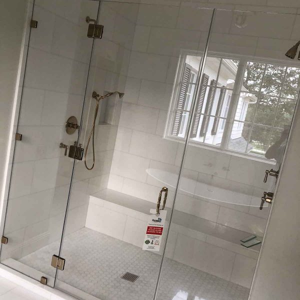 A simple and elegant shower area